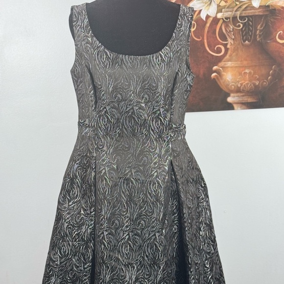 Evan Picone  Elegant Black and Silver Women's Dress size 8 - Picture 1 of 11
